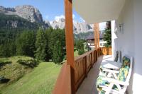 Apartment with Mountain View
