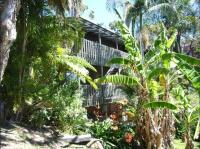 LaMaison de Shines, 13 Dulconghi Street - Bed and Breakfast