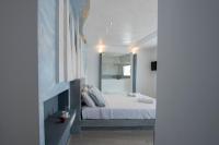 Deluxe Room with Hot Tub