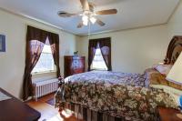 Home Sweet Home, Suite #2, near Liberty University, and Lynchburg Hospital, Deluxe Queen Size Bedroom - Chambres d’hôtes