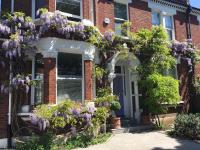 B&B London - The Lilac Door - Bed and Breakfast London