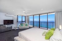 Three-Bedroom Sub Penthouse Apartment - Ocean Front