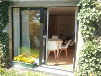 Sommerferienhaus - Bed and Breakfast Ostseebad Nienhagen