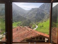 Apartment with Mountain View