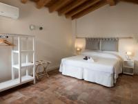 Großes Doppel-/Zweibettzimmer