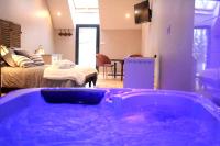 Domaine du bois Chaumet - Bed and Breakfast Couzon