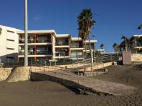 Beach front Apartment Los Papagayos - B&B