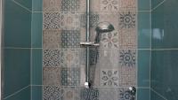 Chambre Double ou Lits Jumeaux avec Salle de Bains Privative