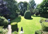 Thornton House Private Country House Thornton Hough Entire House sleeps 6 - Bed and Breakfast