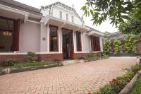 Huis Van Gustafine Floor 1 - B&B Malang
