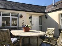 Tracey's Farmhouse Cottage - Bed and Breakfast