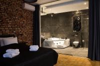 Superior Apartment with Hot Tub