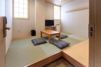 Japanese- Style Room (3 People)