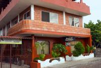 Hostal Cattleya - Bed and Breakfast