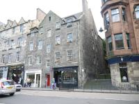 JOIVY Charming Nest for Two with Castle View - B&B