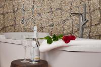 King Room with Spa Bath