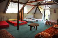 Posto Letto in Dormitorio Misto con 10 Letti