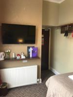 Single Room with Shared Bathroom