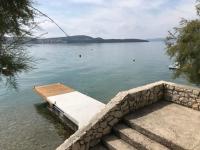 Secret Garden Barada Beach Apartment - Ferienwohnung Trogir
