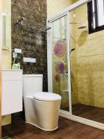 Zimmer mit Queensize-Bett und Gartenblick
