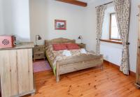 Family Room (3 Adults)
