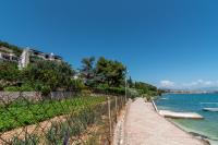 Unique Beachfront APT with Garden & Grill, near Trogir - Ferienwohnung Trogir