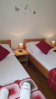 Apartamento de 1 Dormitorio con balcón y vistas a la piscina
