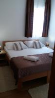 Apartamento de 2 dormitorios con balcón y vistas al mar
