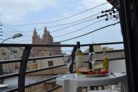 Mellieha Town Centre Bright & Spacious 3 Bedroom Apartment - Ferienwohnung