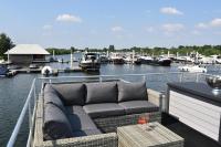 B&B Maastricht - Cosy floating boatlodge, "Paris" - Bed and Breakfast Maastricht