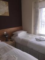 Camera Doppia con Letti Singoli