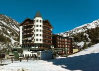 Apartment with Mountain View