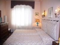Camera Matrimoniale/Doppia con Letti Singoli con Bagno Privato Esterno