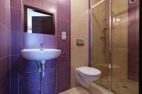 Quadruple Room with Private Bathroom