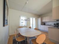 Modern city centre flat by Tivoli Gardens