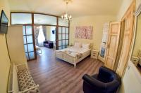 Deluxe Apartment With Central Square View