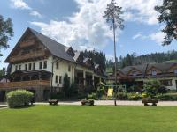 Slanický Dvor, Гостевые дома - Наместово