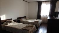 Dreibettzimmer mit Bad