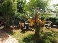 Apartment with Garden View