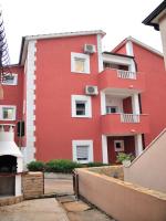 Apartments Mira - B&B Rogoznica