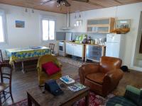 Maison du pays de Salers dans le parc des volcans d'Auvergne - B&B Saint-Projet-de-Salers