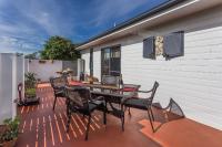 Cradle at Casa Blanca Country Retreat - Bed and Breakfast
