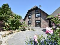 B&B Bruinisse - Spacious Mansion with Meadow View in Bruinisse - Bed and Breakfast Bruinisse