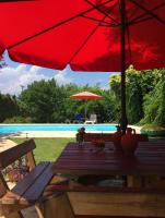 B&B Grammatiko - Villa Alkyon - Dreamy 3BR, Pool & BBQ next to Varnavas Beach - Bed and Breakfast Grammatiko