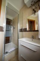 Deluxe Double Room with Shower