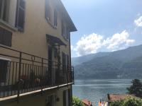 Lovely Apartment Overlooking Lake Como by Rent All Como - B&B Carate Urio