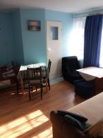 Vierbettzimmer mit Bad