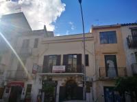 Apartment mit Balkon