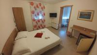 Zimmer mit Kingsize-Bett