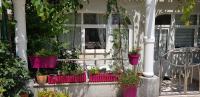 Studio apartment for 2 adults and 1 child - B&B